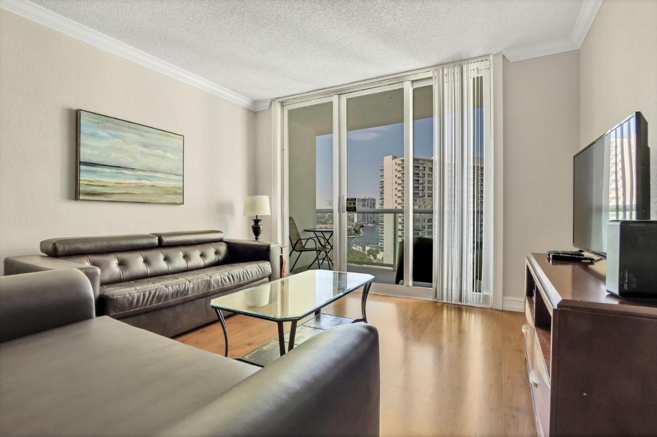 The Tides 1 Bedroom 10 Floor We Are On The Beach! Apartment *