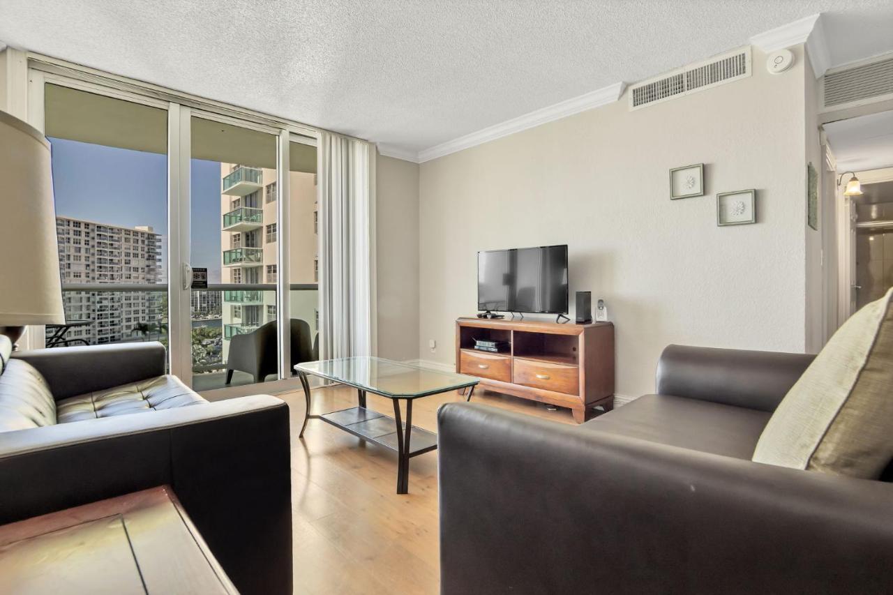 The Tides 1 Bedroom 10 Floor We Are On The Beach! Apartment *