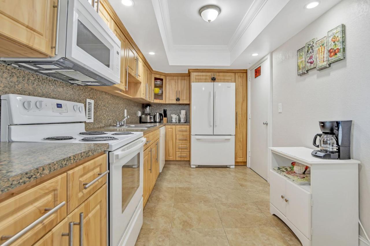 The Tides 1 Bedroom 10 Floor We Are On The Beach! Hollywood