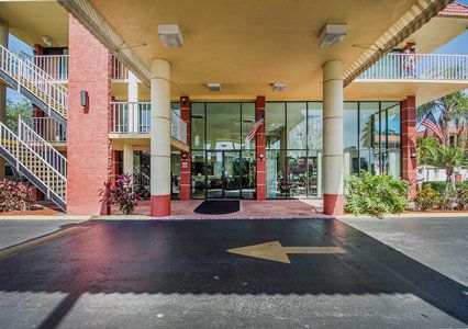 Hotel Quality & At Tropicana Field