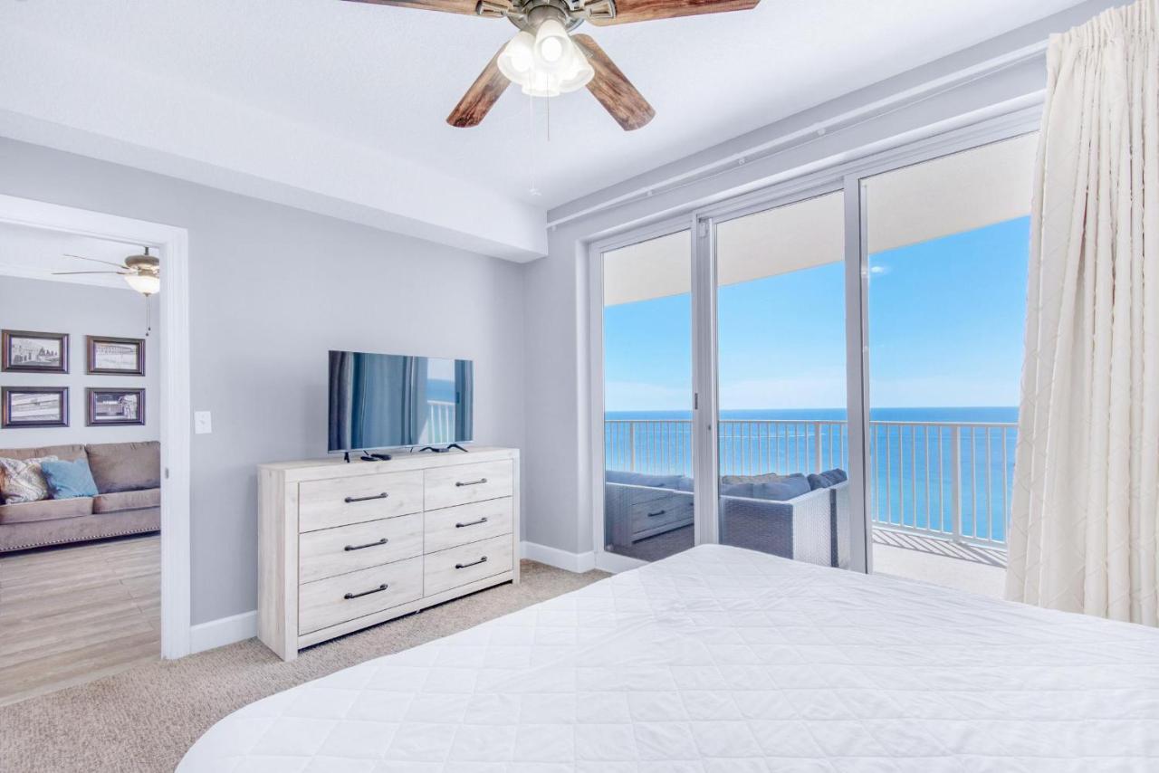 Twin Palms 1701 *