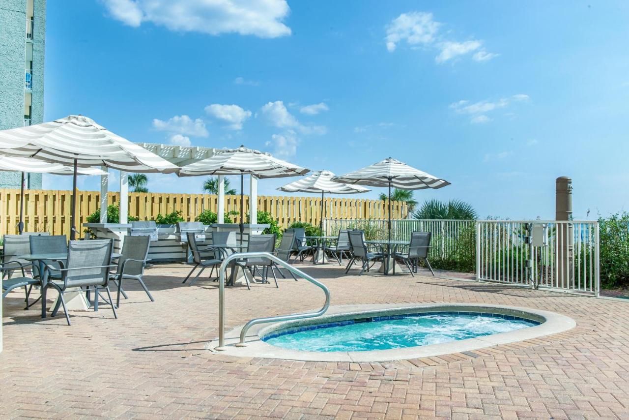 Twin Palms 1701