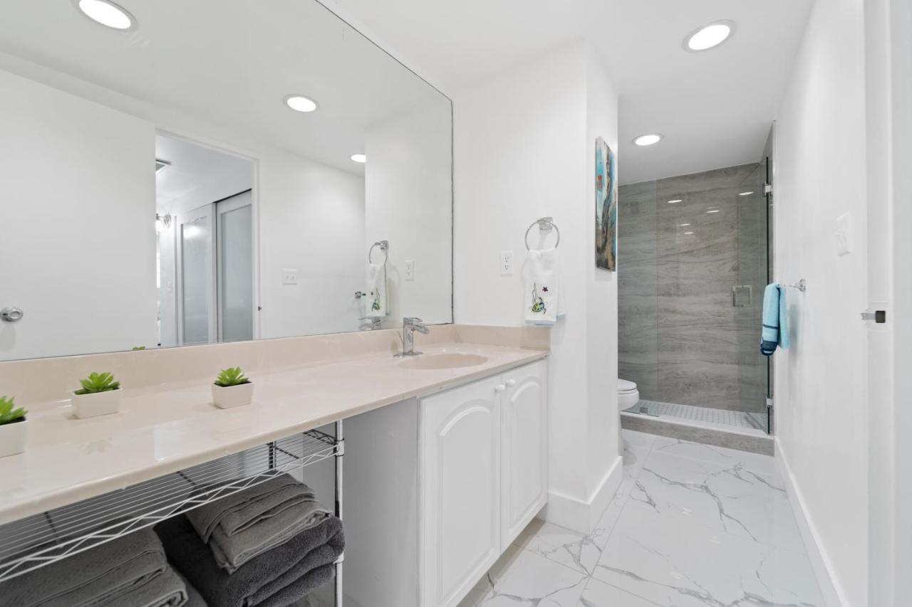New Ocean View Condo, Direct Access, Pool & Amenities At