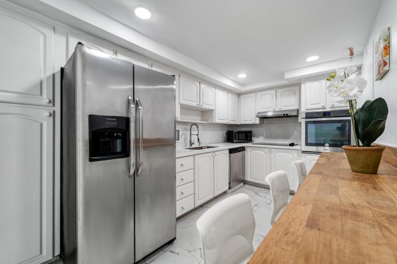 New Ocean View Condo, Direct Access, Pool & Amenities At Hollywood