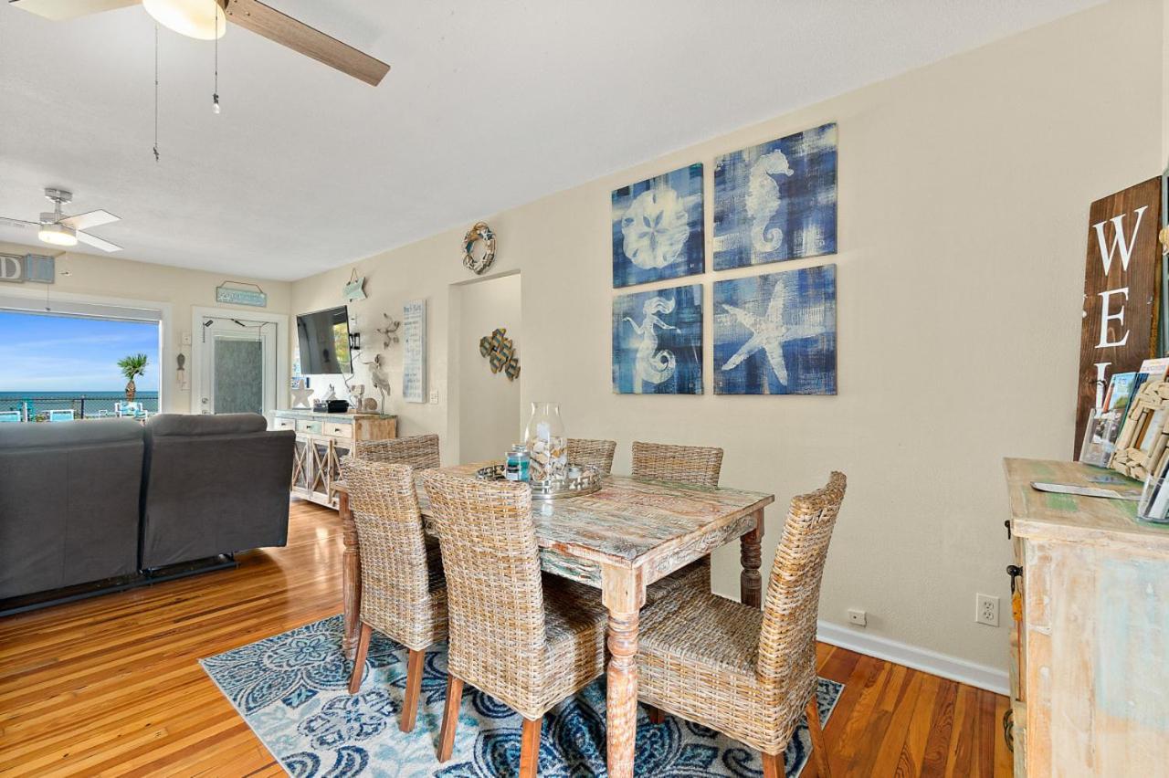 Seaside Serenity Direct Oceanfront Holiday home *