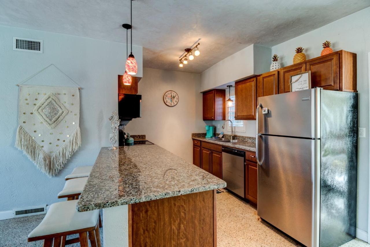 Holiday home 3 Bed 2 Ba Wifi Kitchen Walk To Firepit Daytona Beach