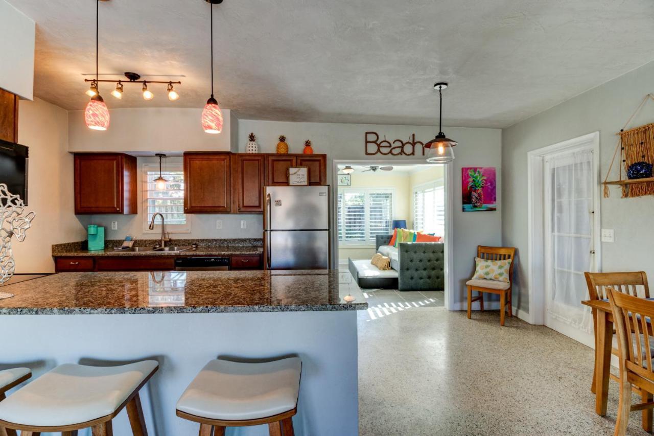 Holiday home 3 Bed 2 Ba Wifi Kitchen Walk To Firepit Daytona Beach