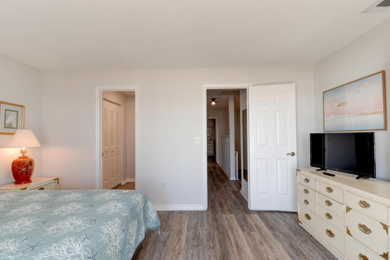 Palms Oceanfront 2 Bed Townhouse