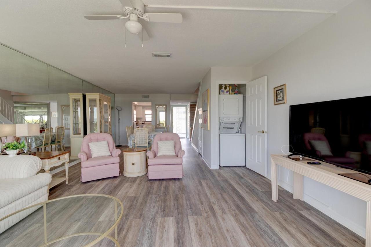 Palms Oceanfront 2 Bed Townhouse Holiday home Ponce Inlet