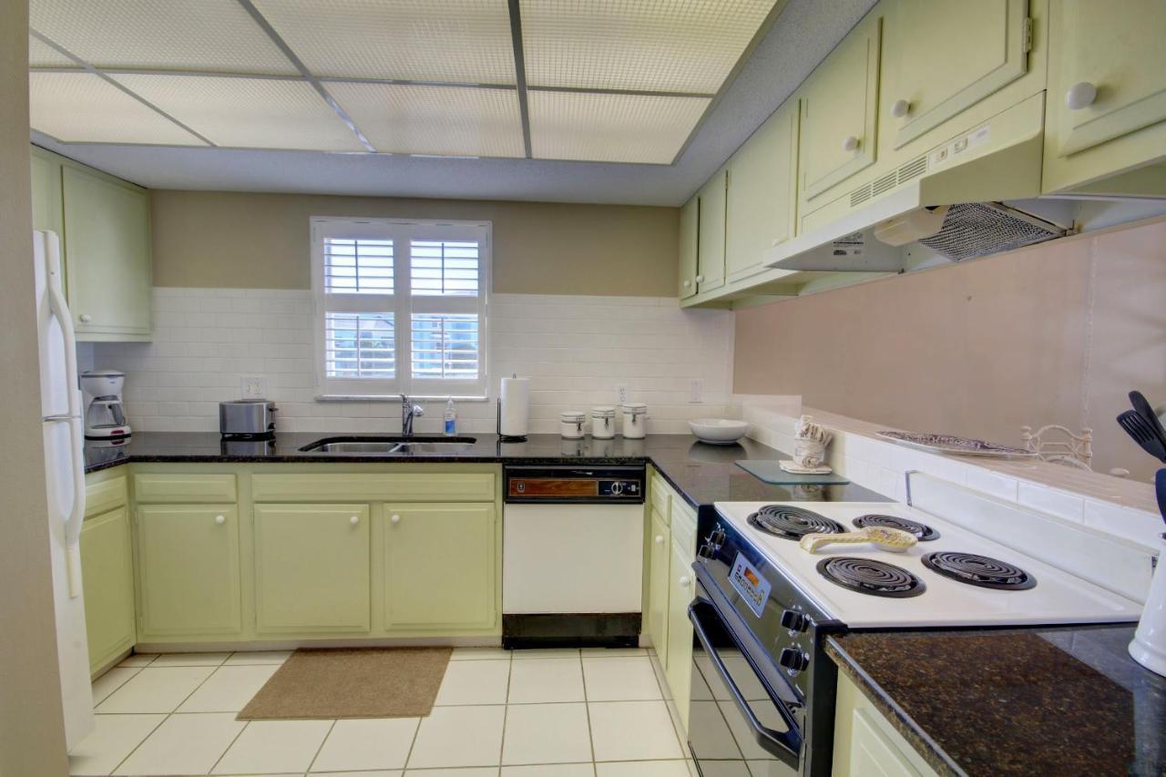 El Matador 120 - Second Floor End Unit With Easy Access To Amenities *