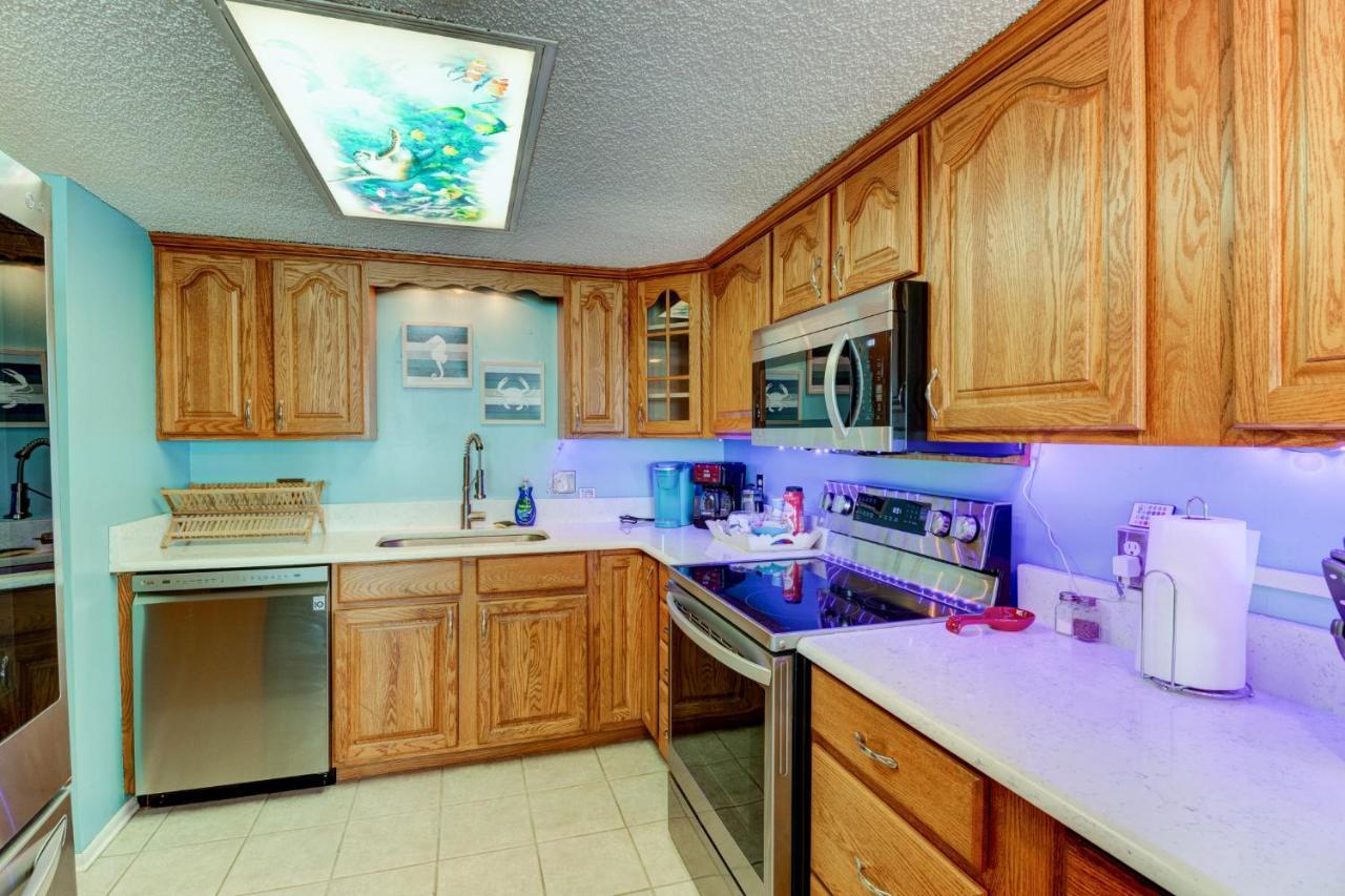 Oceanfront Sunrise 2 Bed 2 Bath With Pool Holiday home Ormond Beach