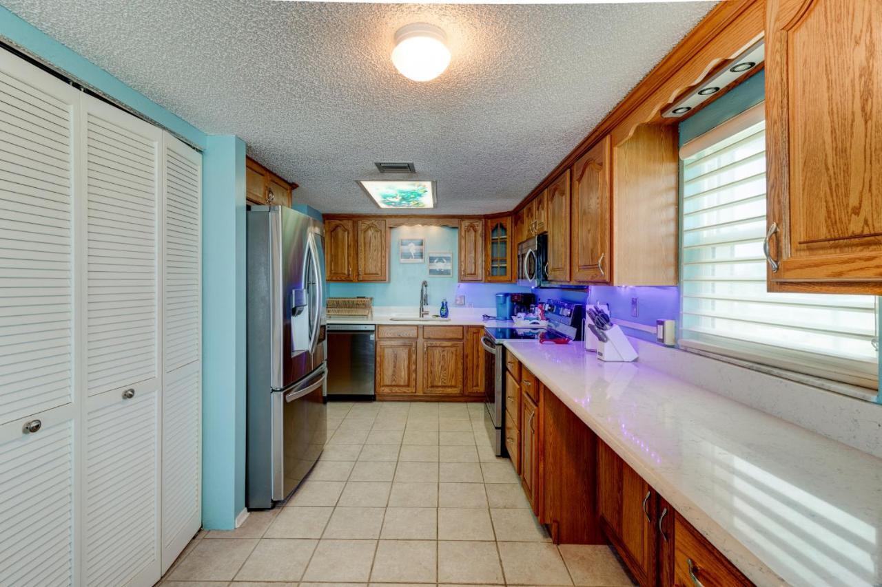 Oceanfront Sunrise 2 Bed 2 Bath With Pool *
