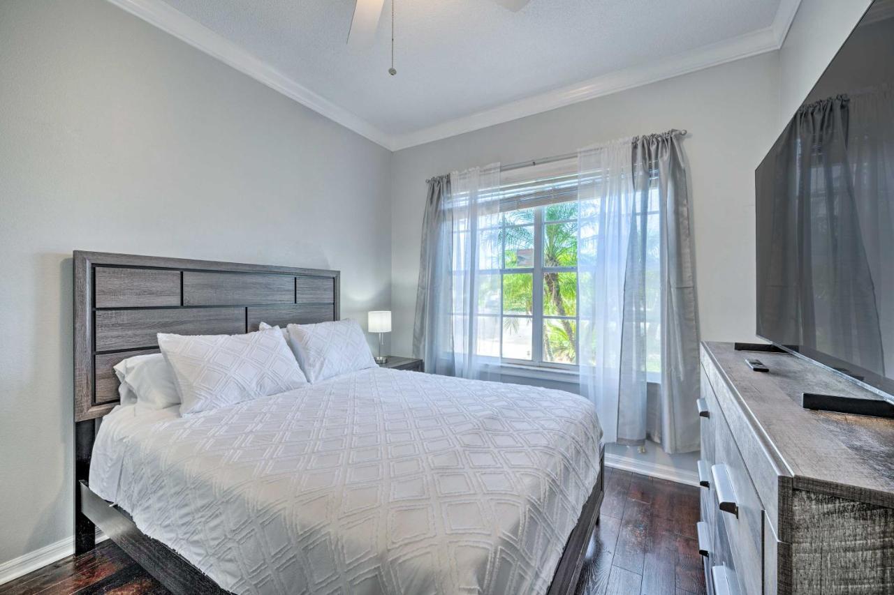 Magnificent With Water Views! Holiday home