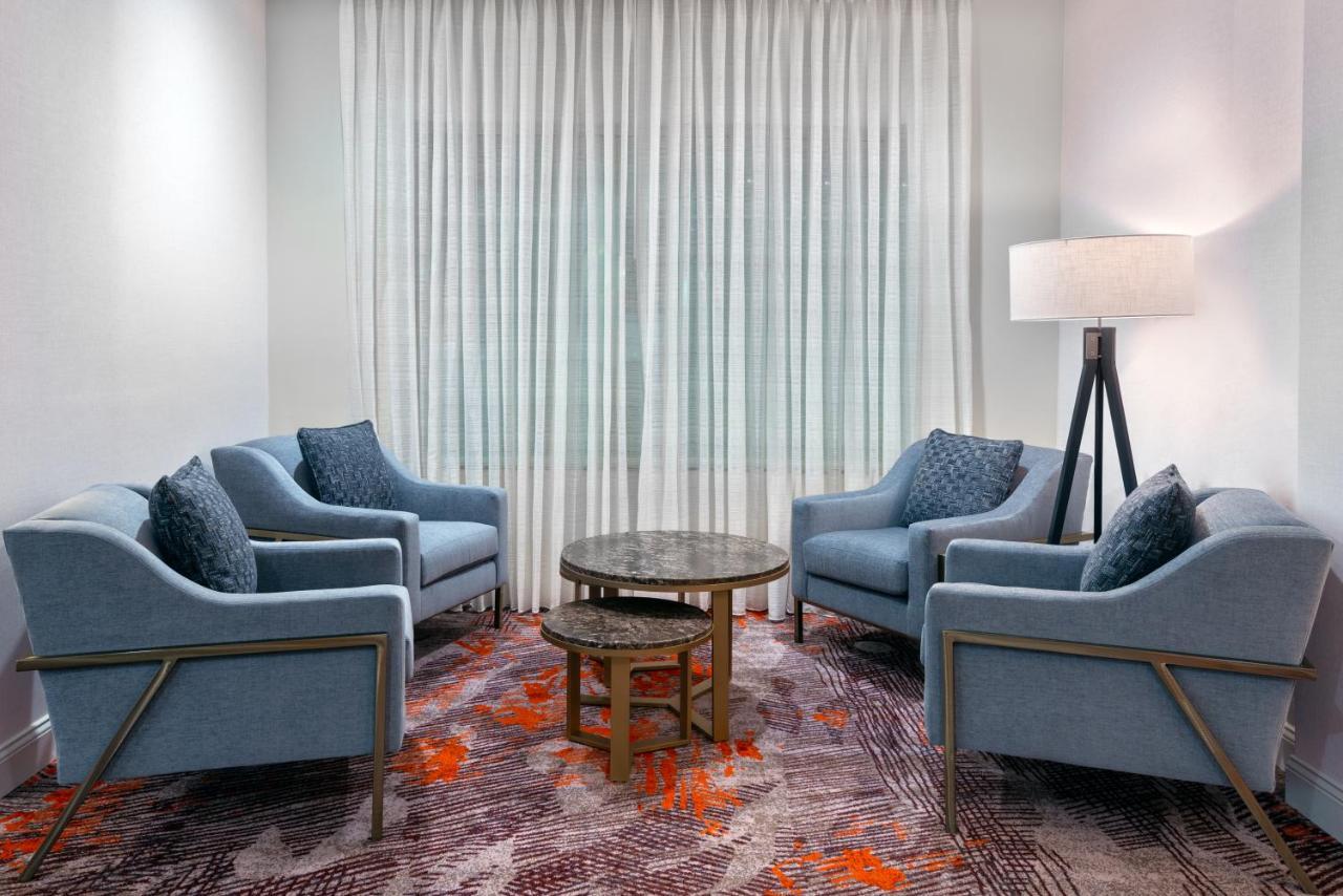 Hotel Courtyard By Marriott At Town Center Sarasota
