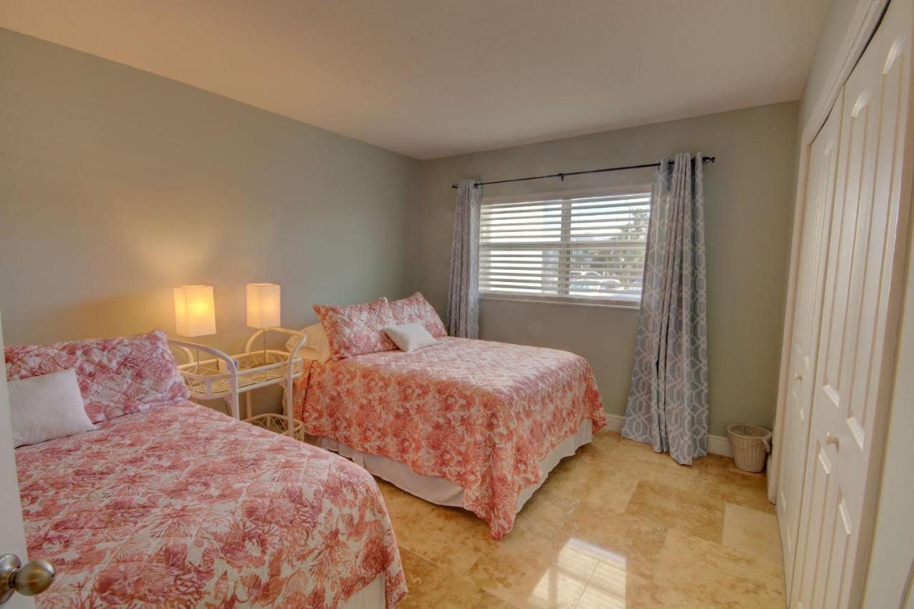 El Matador 318 - Walk Right Out To The Pool And The Beach!
