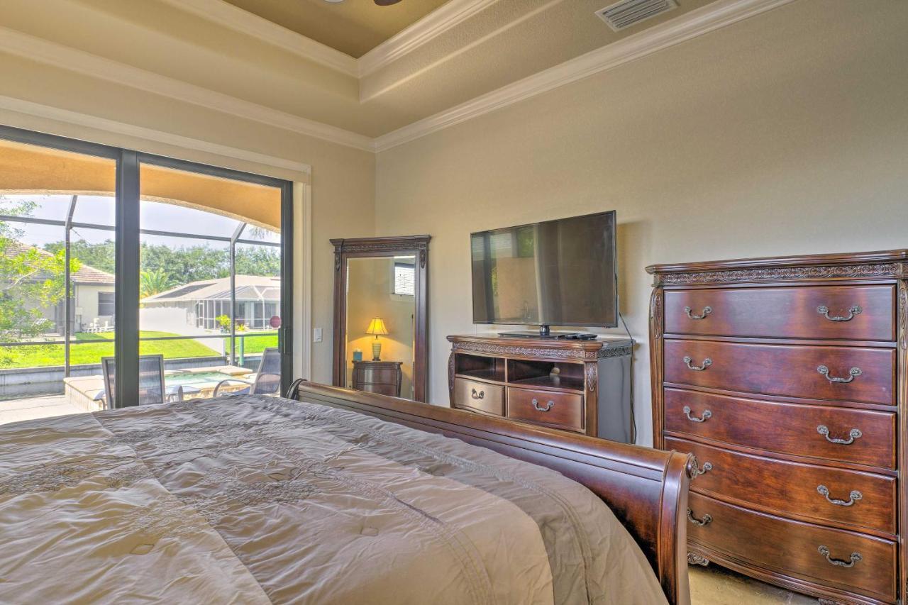 Canalfront With Patio And Grill! Holiday home Cape Coral