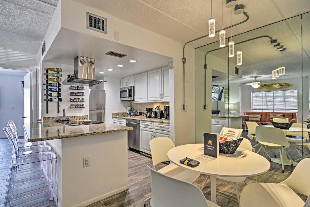 Modern St Pete With Community Pool! Apartment *