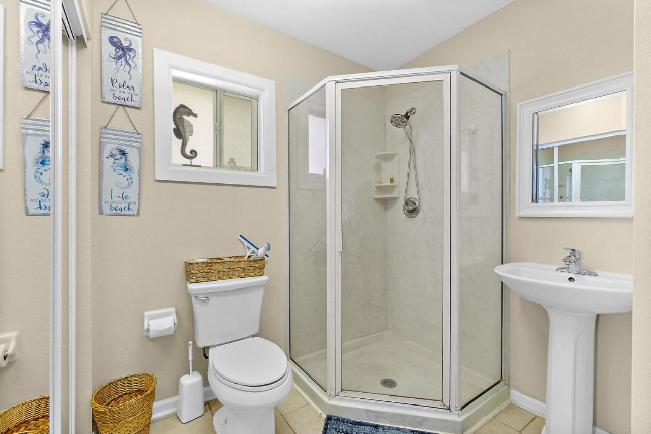 Seaside Serenity Direct Oceanfront Holiday home *