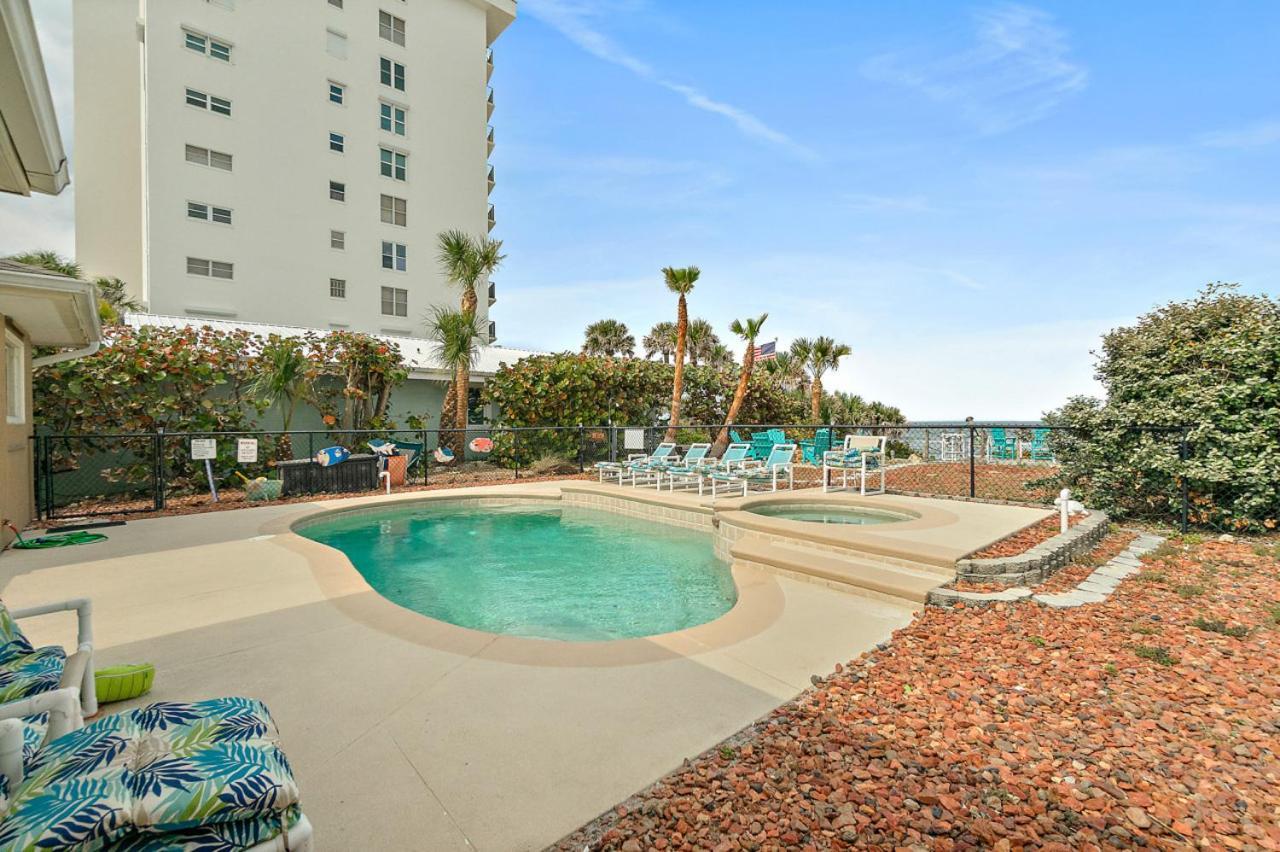 Seaside Serenity Direct Oceanfront Holiday home *