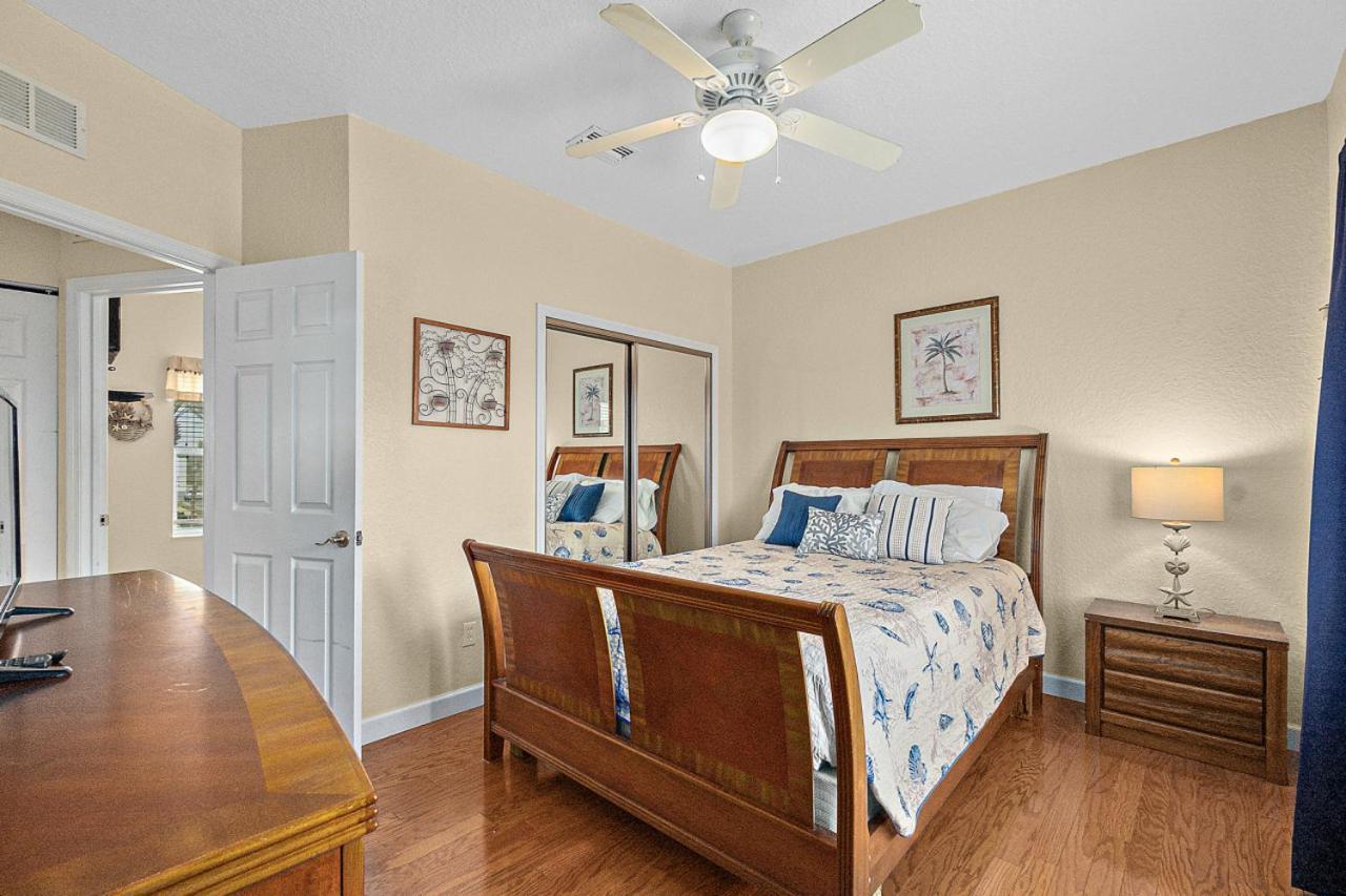 Seaside Serenity Direct Oceanfront Holiday home *