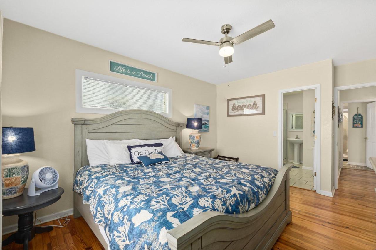 Holiday home Seaside Serenity Direct Oceanfront