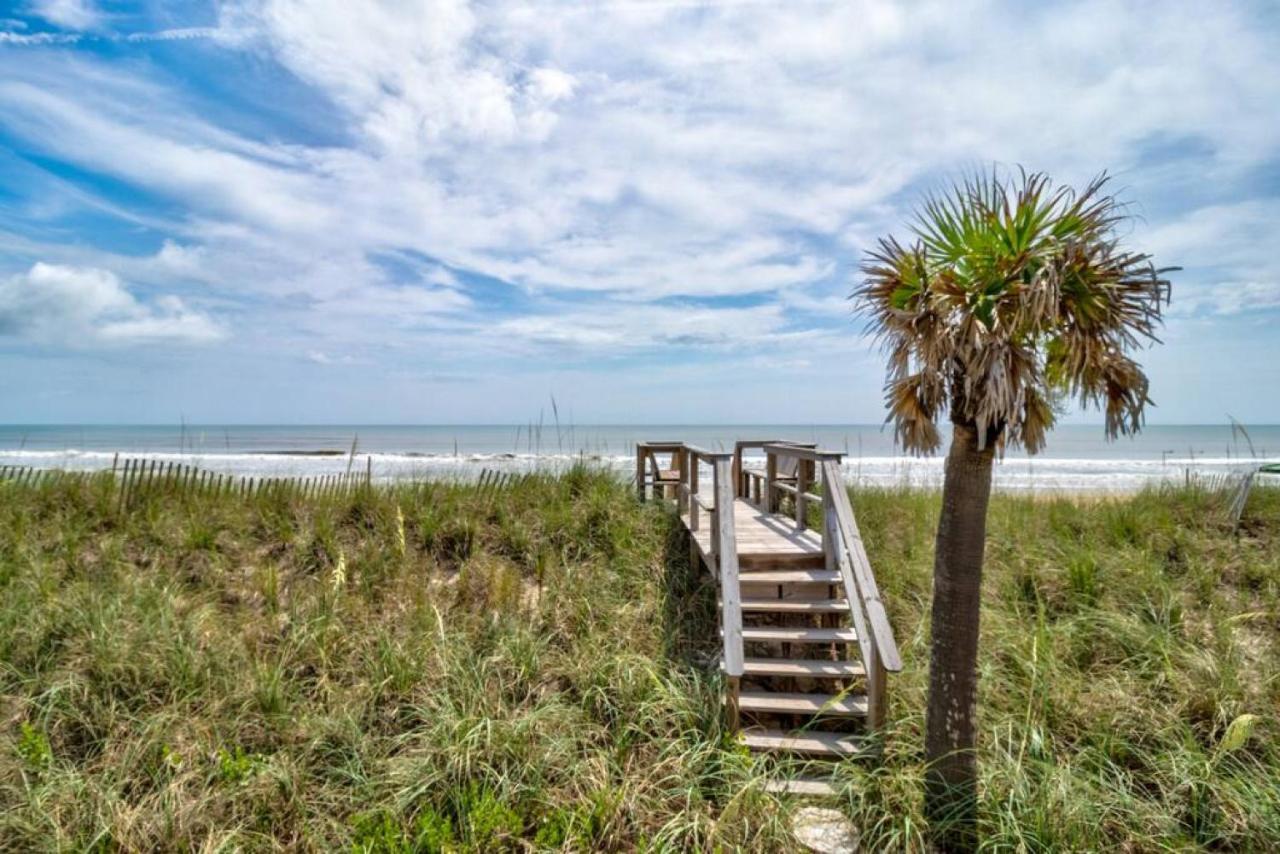 Holiday home Tipsy Turtle Direct Oceanfront *