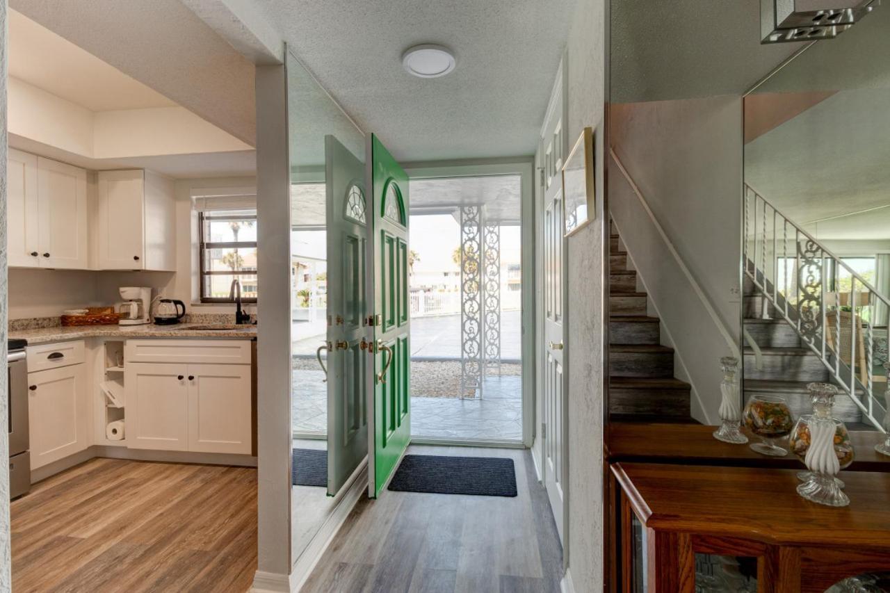 Palms Oceanfront 2 Bed Townhouse