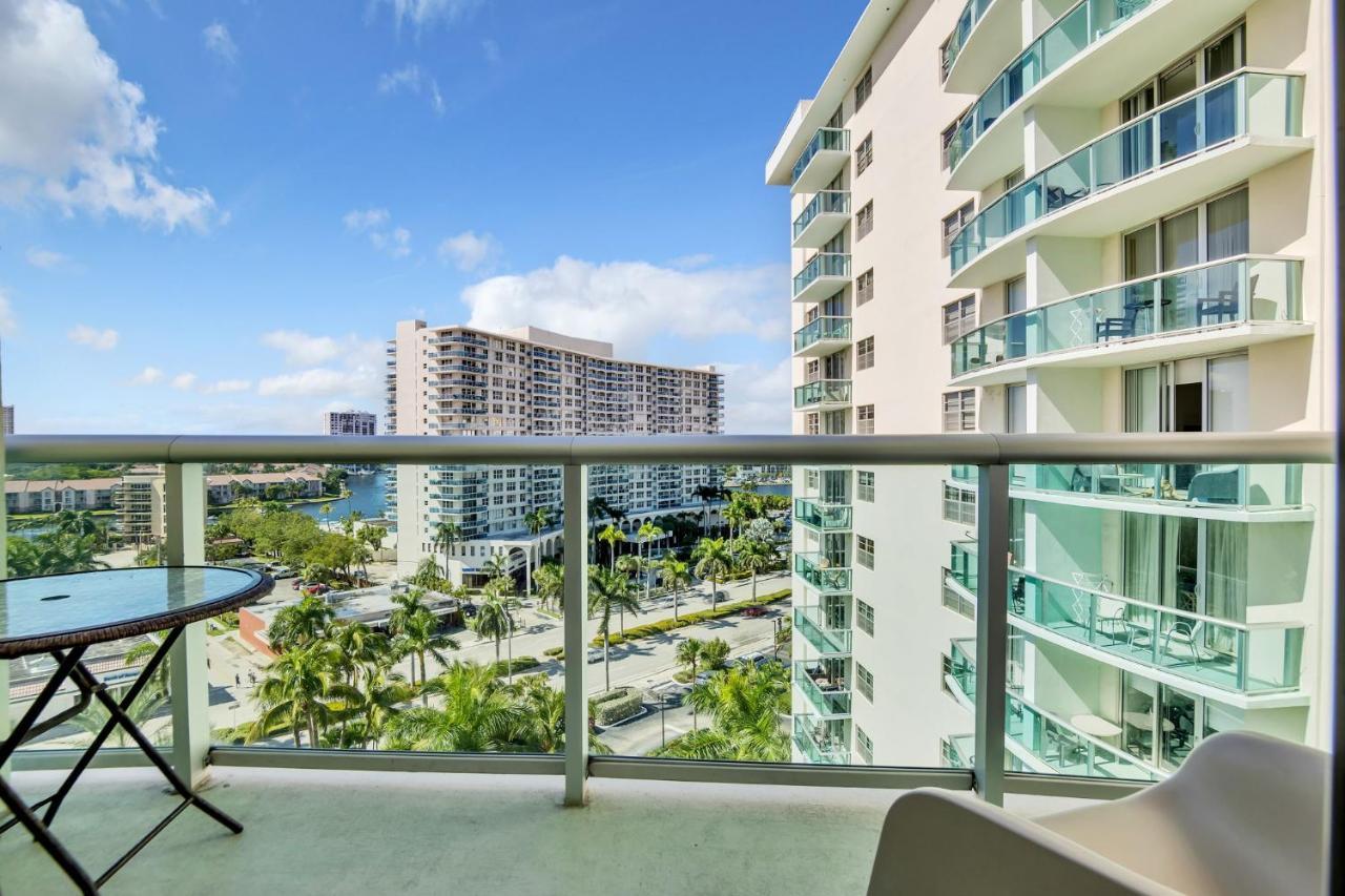 The Tides 1 Bedroom 10 Floor We Are On The Beach! Hollywood