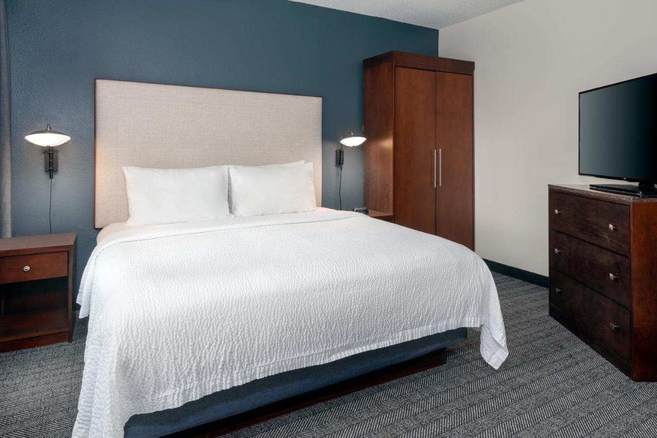 Courtyard By Marriott At Town Center Sarasota