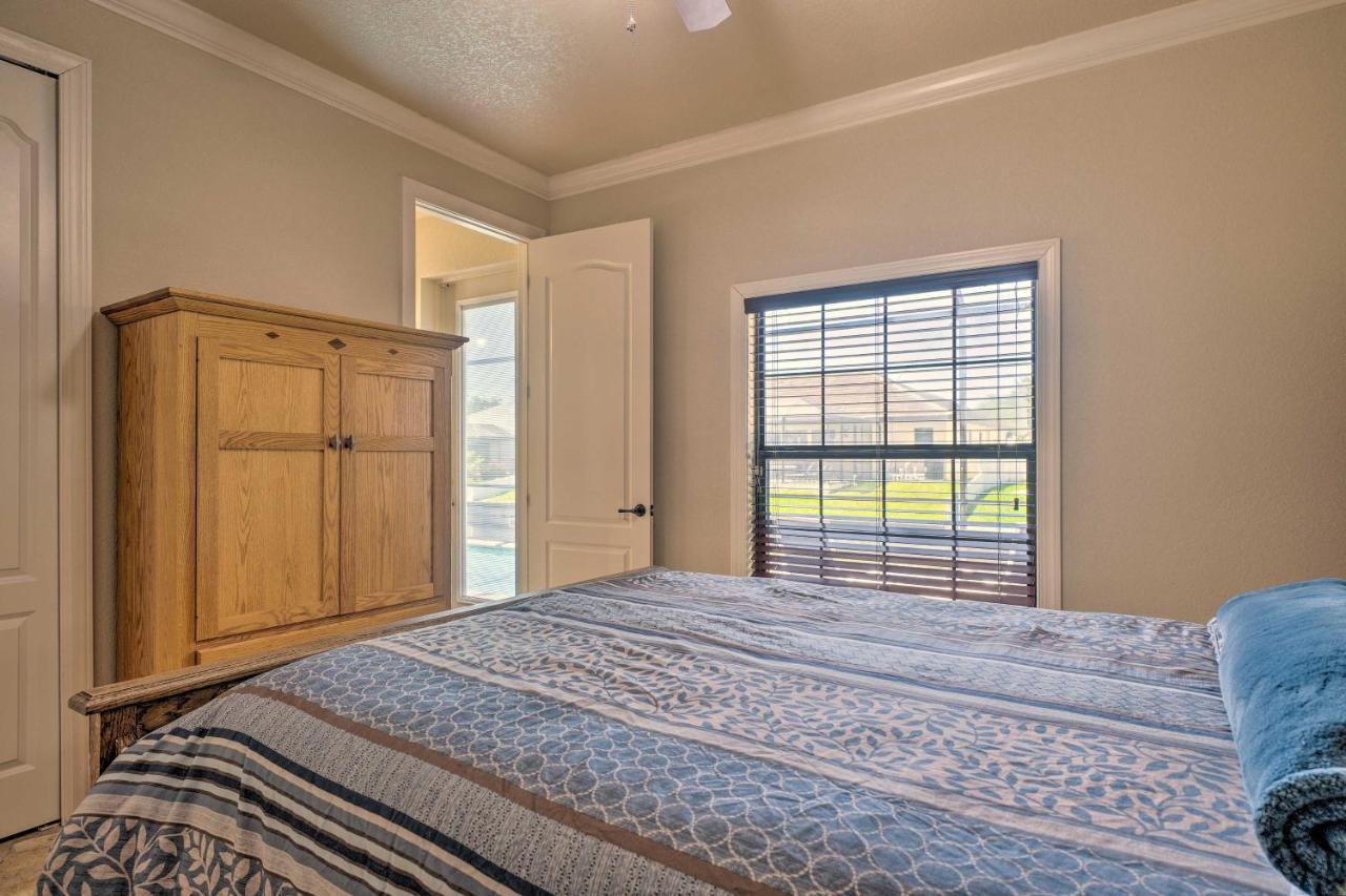 Canalfront With Patio And Grill! Holiday home Cape Coral