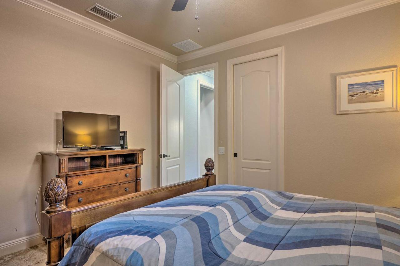 Canalfront With Patio And Grill! Cape Coral