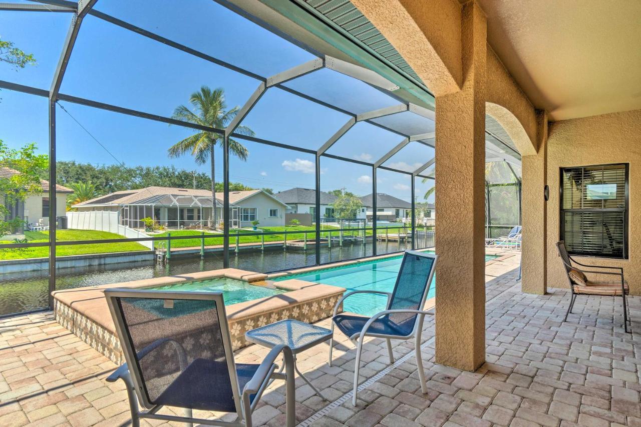 Canalfront With Patio And Grill! Cape Coral