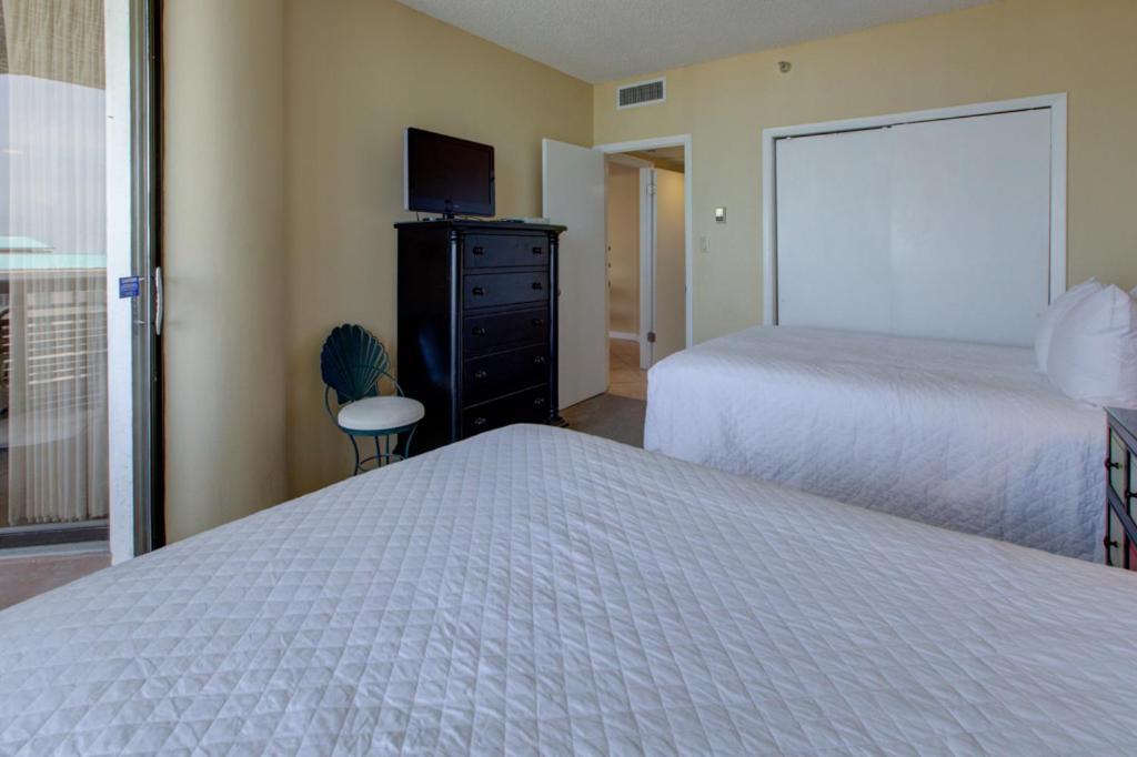 Surfside Apartment *