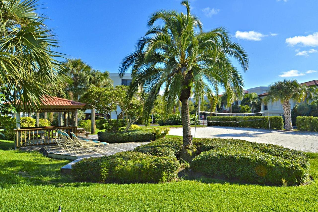 Land's End 11-307 Front - Premier Holiday home