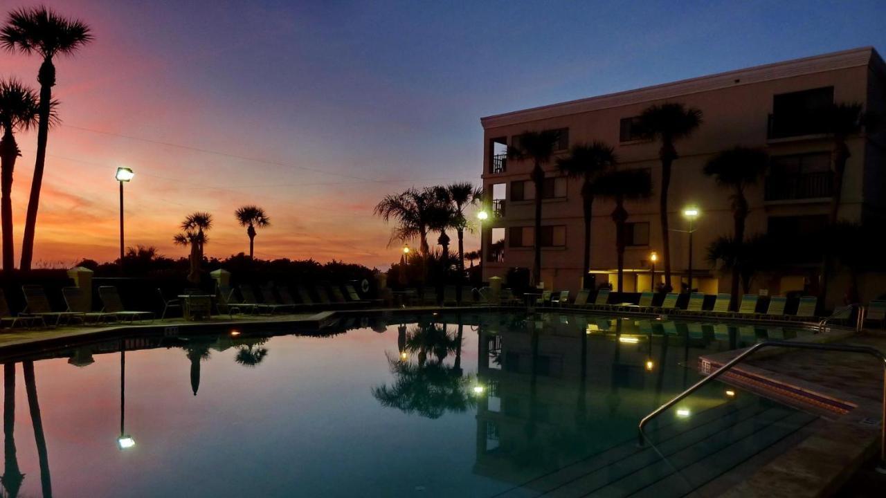 Land's End 11-307 Front - Premier St. Pete Beach