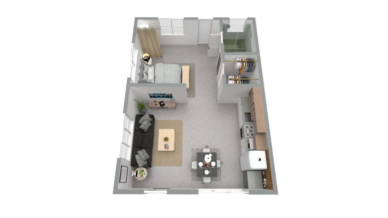 Modern Near & Downtown W/ Private Yard *