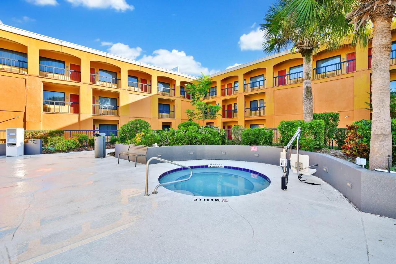 Mi Casa Hotel 2*
