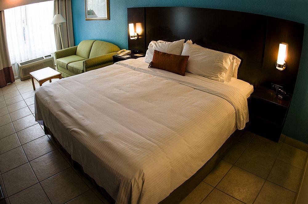 Wyndham Garden Myers 3*