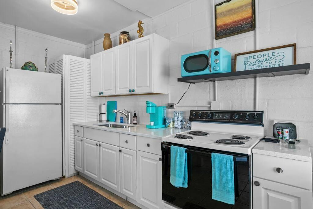 Mermaids Grotto Waterfront 1br Apt With Bay View Holiday home Tampa