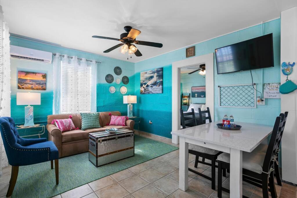 Mermaids Grotto Waterfront 1br Apt With Bay View Holiday home *
