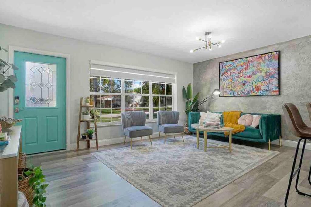 Your Florida Vacation Destination- Near Beach Holiday home *