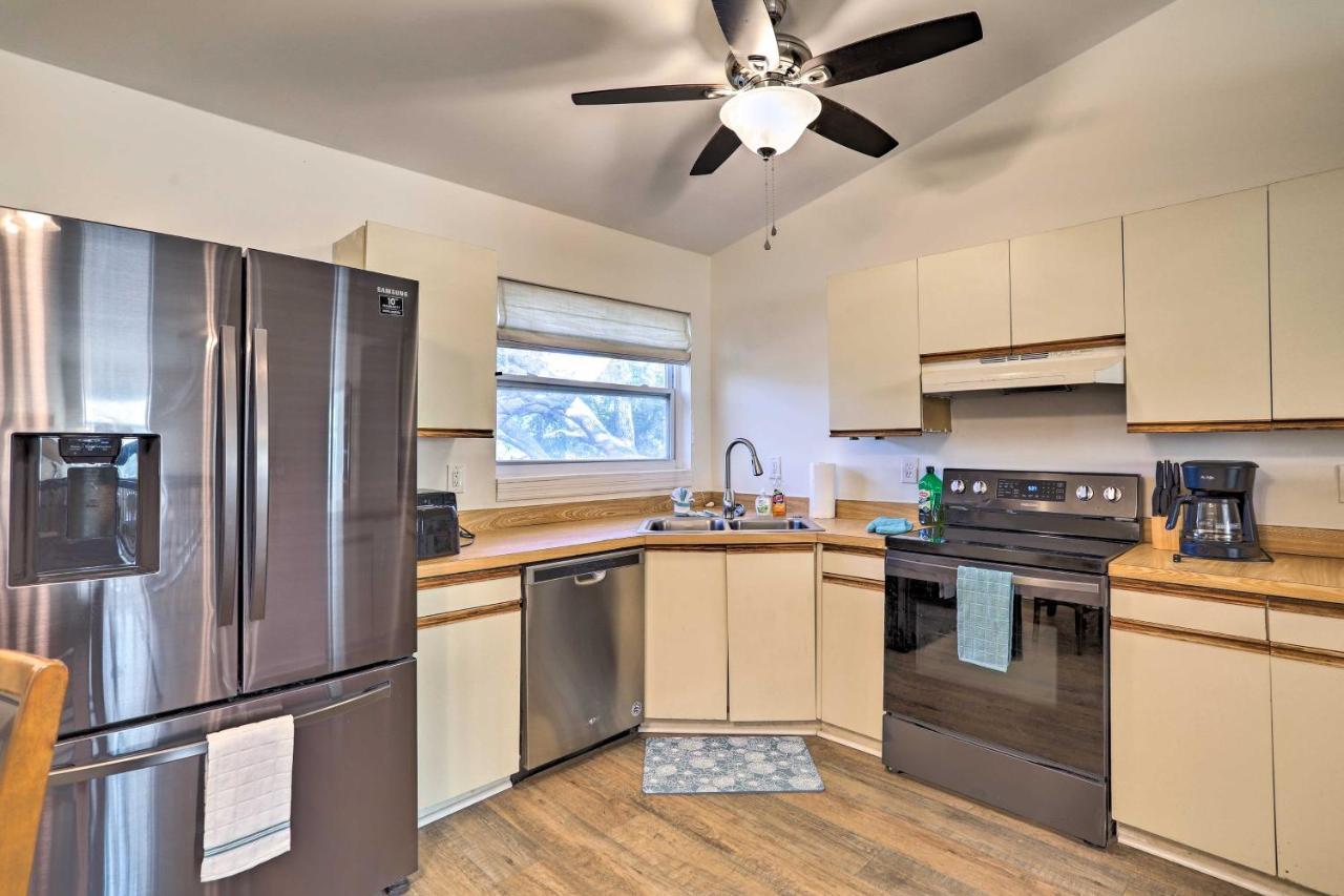 St Petersburg Hideaway With Fire Pit And Grill! St. Petersburg