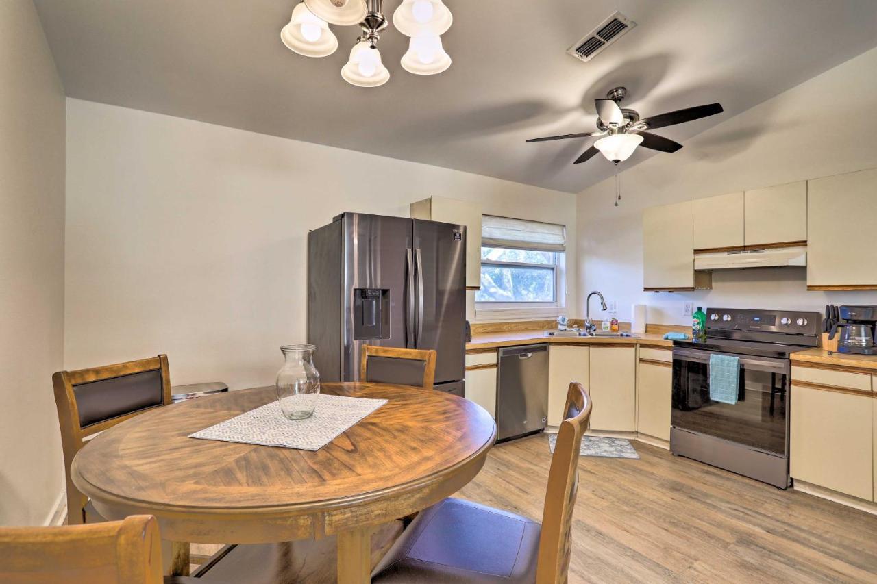 Holiday home St Petersburg Hideaway With Fire Pit And Grill! *