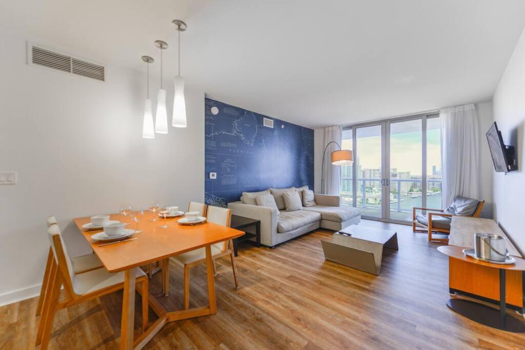 Cozy 1br Beachwalk * Hallandale Beach