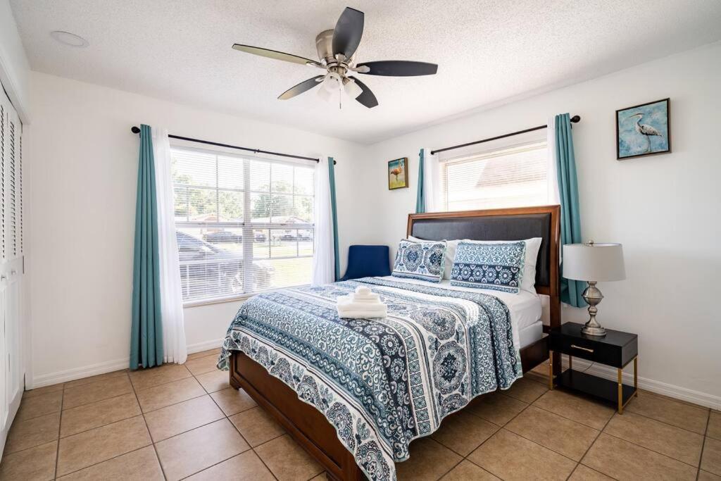 Perfectly Situated 2-br Residential In Largo- Close To Beach And Everything!! Apartment Largo