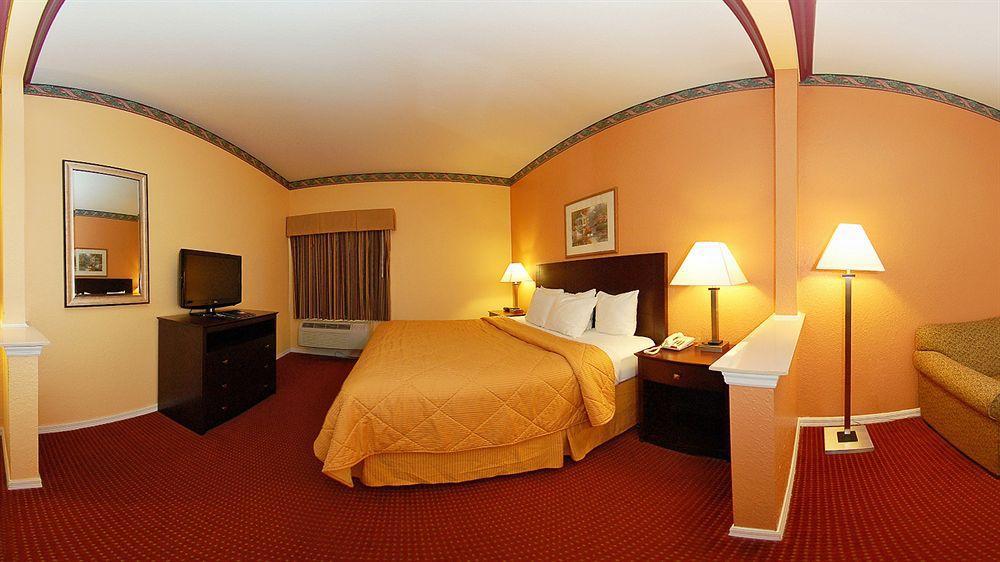 Hotel Comfort & - Near DeLand