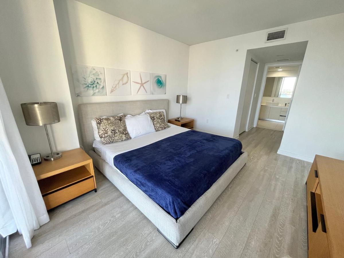 2bd 2ba @beachwalk W/pool Apartment Hallandale Beach