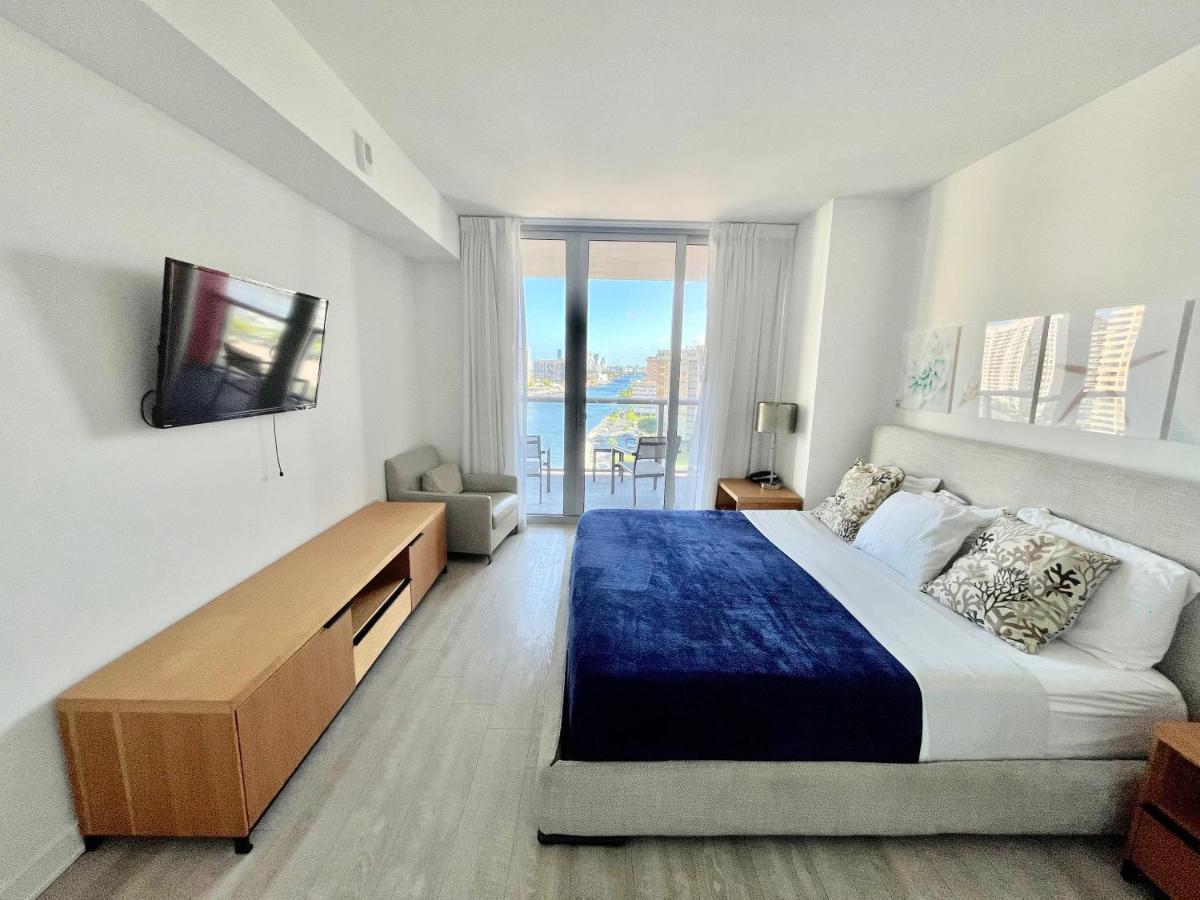 2bd 2ba @beachwalk W/pool Apartment Hallandale Beach