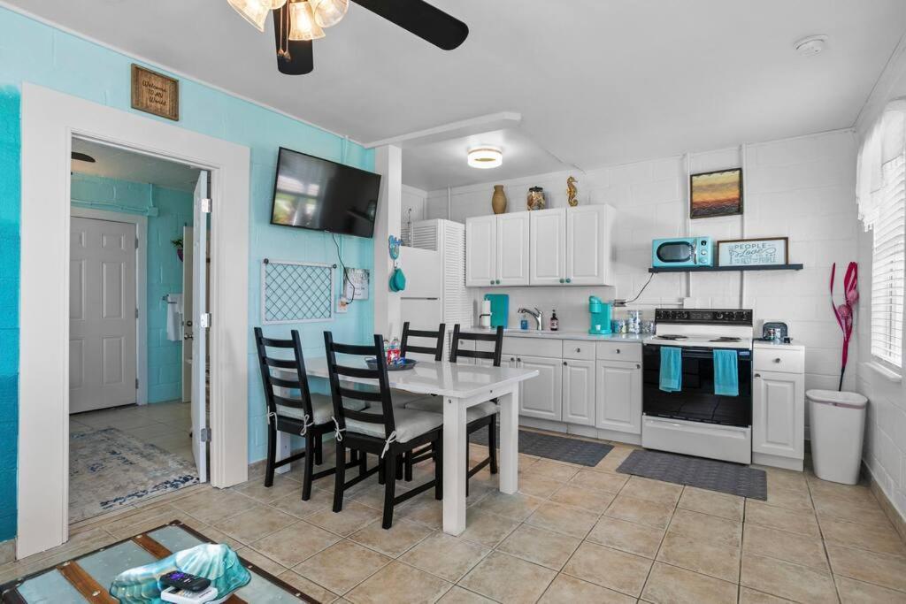 Mermaids Grotto Waterfront 1br Apt With Bay View Holiday home Tampa