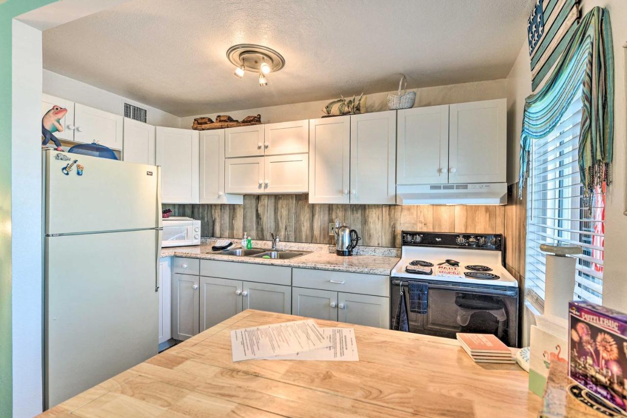 Apartment Daytona Retreat With Views And Pool Access!